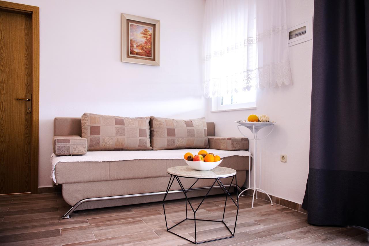Apartments Mila 산책길 외부 사진
