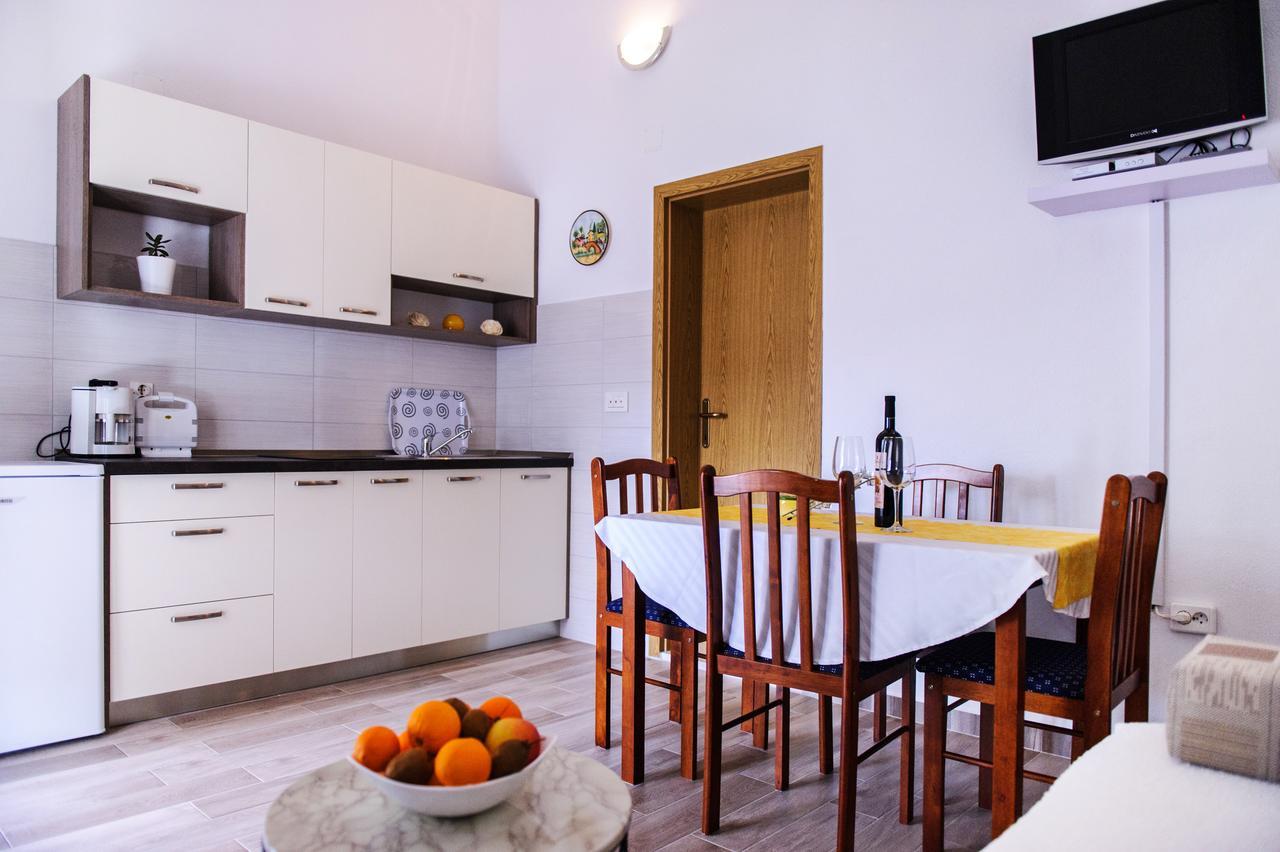 Apartments Mila 산책길 외부 사진
