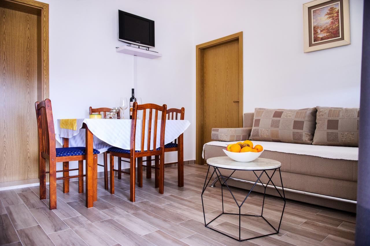 Apartments Mila 산책길 외부 사진