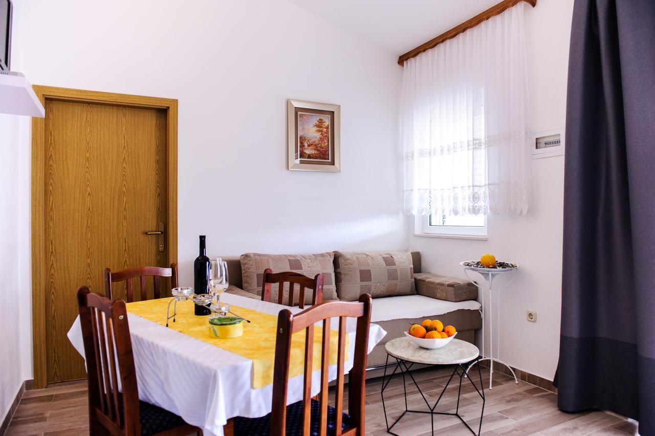 Apartments Mila 산책길 외부 사진