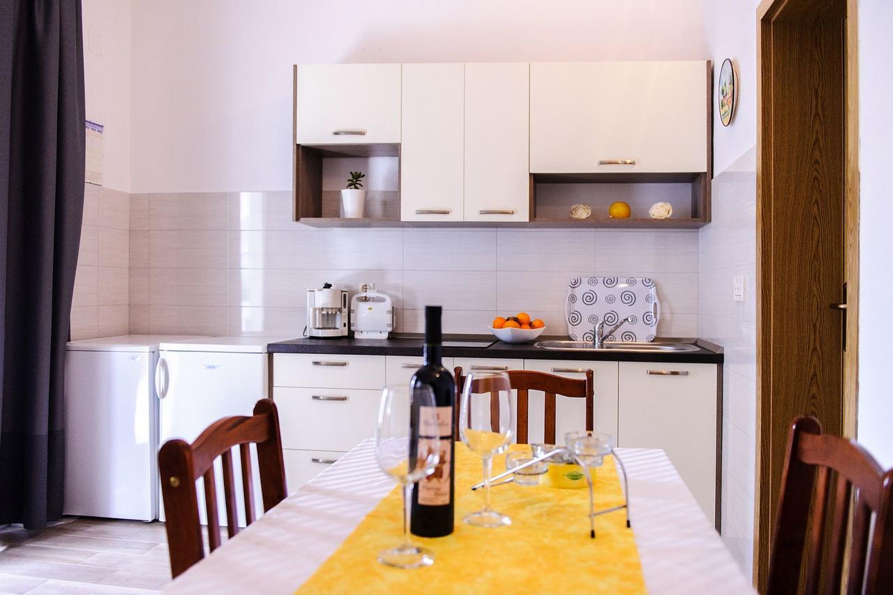 Apartments Mila 산책길 외부 사진
