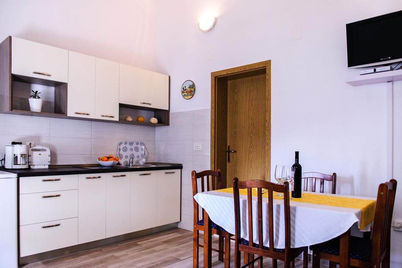 Apartments Mila 산책길 외부 사진